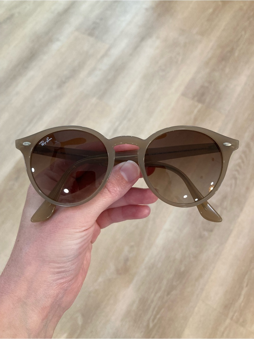 Ray-Ban Round Frame Sunglasses